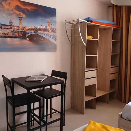 Homestay Le Courteline *